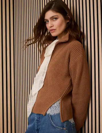 Oui sale 0094273