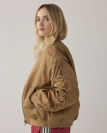 Summum bomber 1S1282-12067