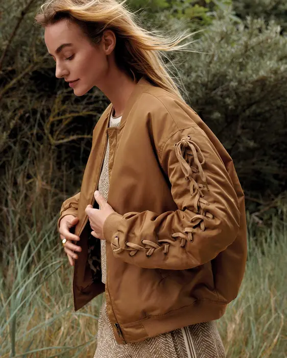 Summum bomber 1S1282-12067