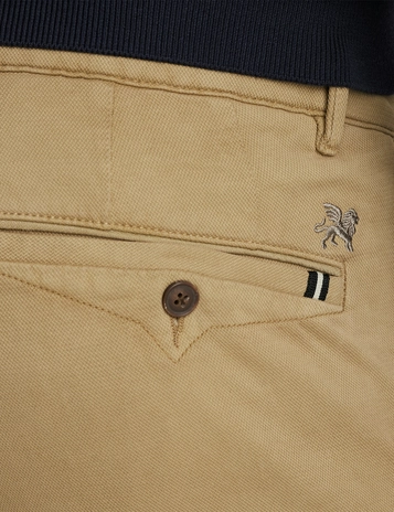 Vanguard chino VTR2502624