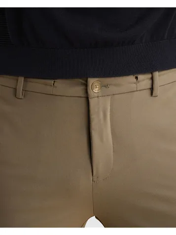 Vanguard chino VTR2602600