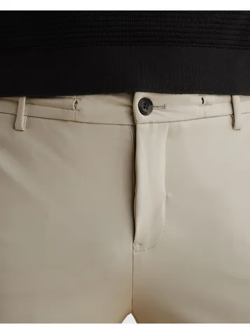Vanguard chino VTR2602600