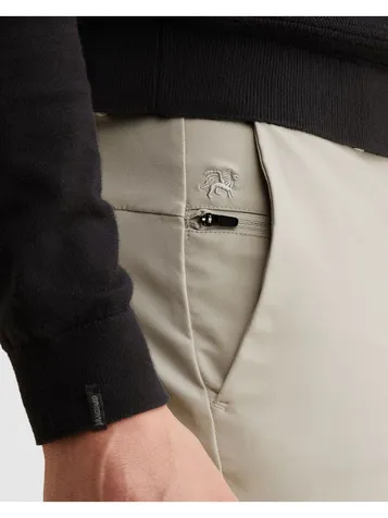 Vanguard chino VTR2602600